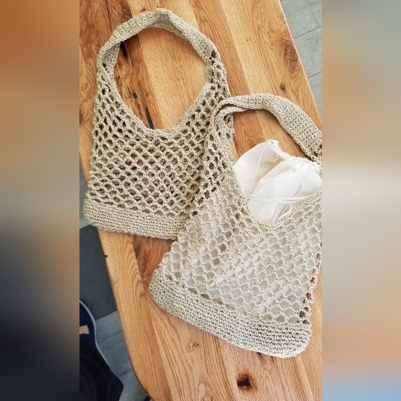 New reusable shopping Net bag crocheted in a unique pineapple fiber. - Picture 2 of 4